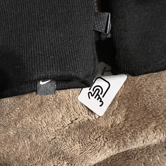 Nike Tech Fleece Gloves - Picture 3 of 6